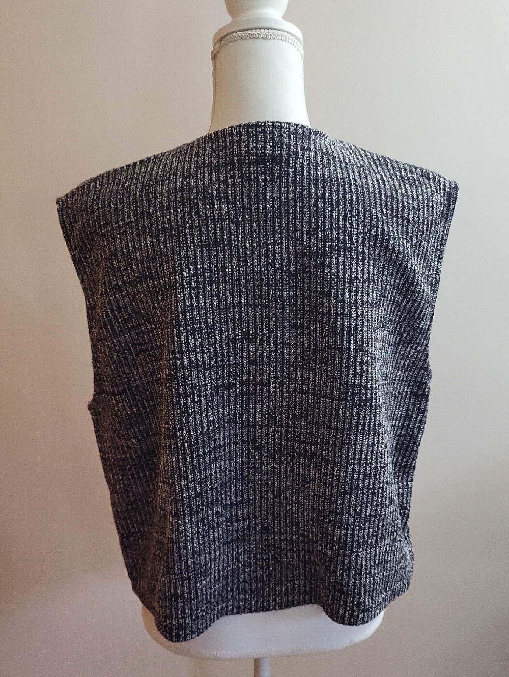 Zara Sleeveless Marled Ribbed Knit Vest Top Black White Size Large - Picture 5 of 7